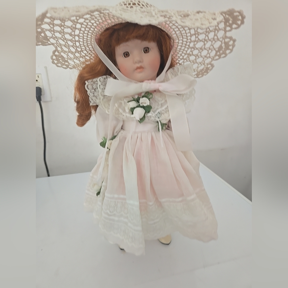 World Gallery Colleen Applewhite Penelope Porcelain 17 inches Vintage Doll